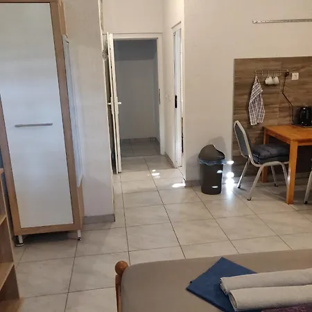 Rooms- Denis