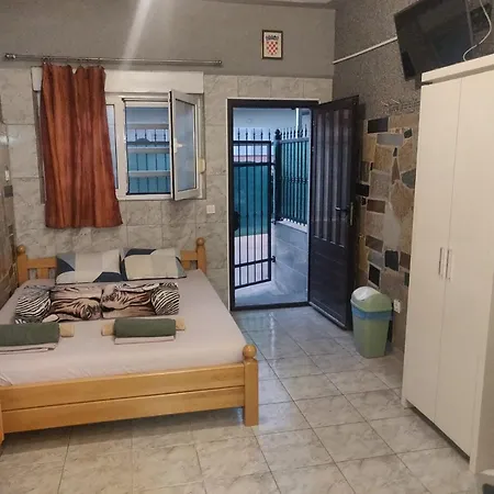 Casa de hóspedes Rooms- Denis 3*