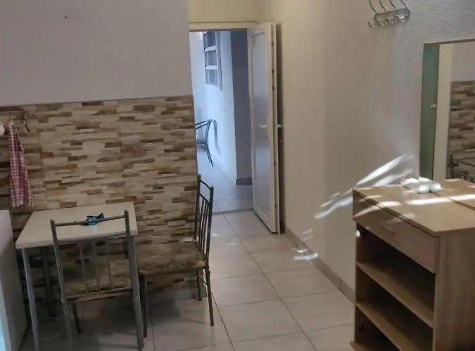 Rooms- Denis بيت ضيافة 3*