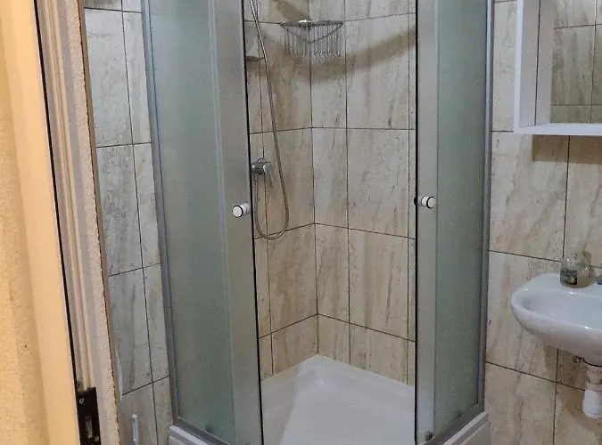 Rooms- Denis بيت ضيافة