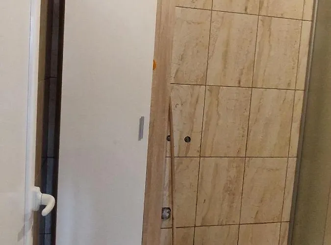 Rooms- Denis سبليت