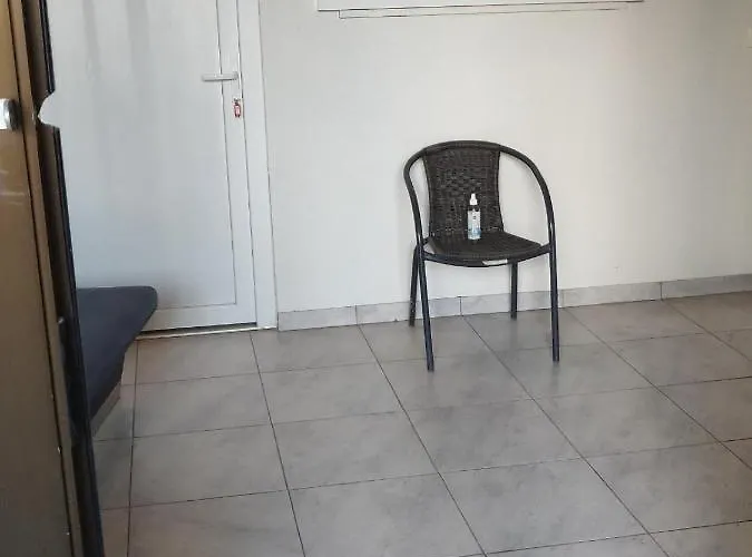 Rooms- Denis بيت ضيافة