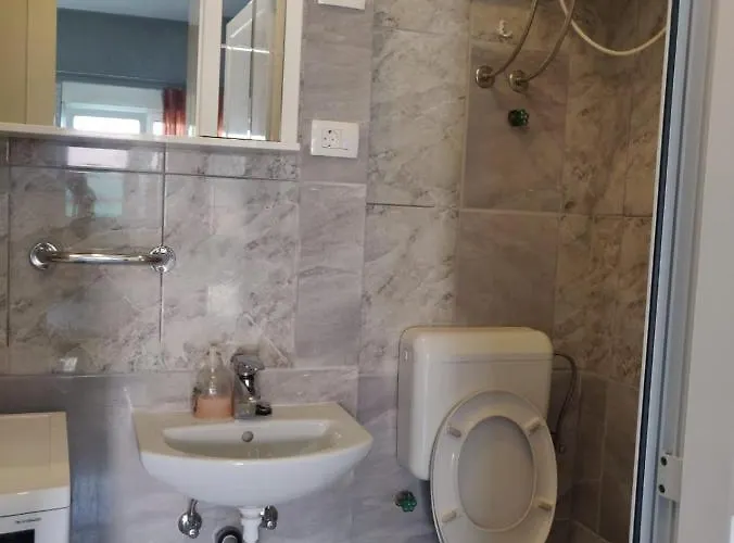 Rooms- Denis سبليت