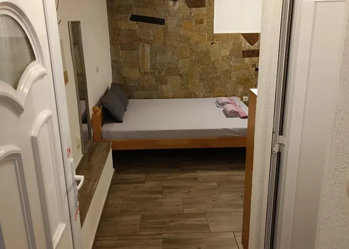 Rooms- Denis بيت ضيافة